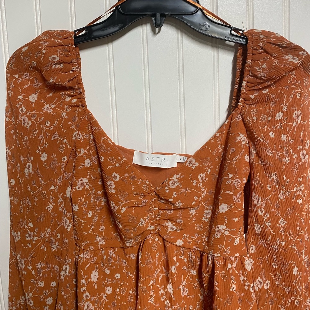 NWT ASTR The Label Rust Multi Floral Puff Sleeve Boho Sweetheart Top S XS - Picture 3 of 11